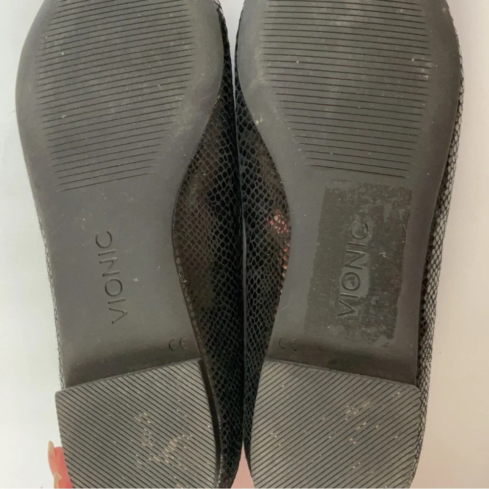 Vionic Shoes Cabello Black Snake Print Pointed Toe Flats Shoes Women's Size 7 - Picture 11 of 12